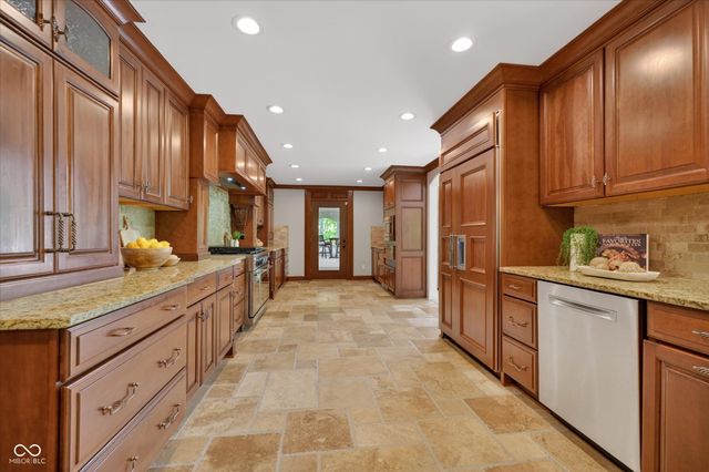 60 Wildwood Drive, Carmel, IN 46032