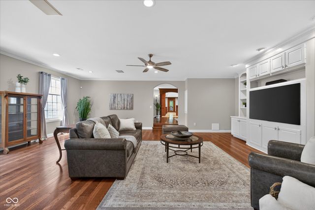 60 Wildwood Drive, Carmel, IN 46032