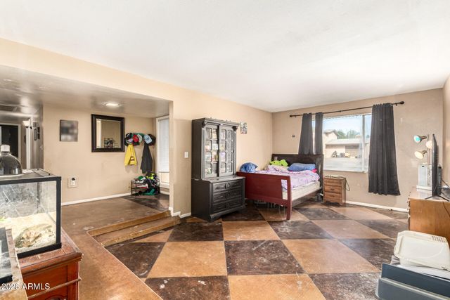 4519 W PARADISE Drive, Glendale, AZ 85304