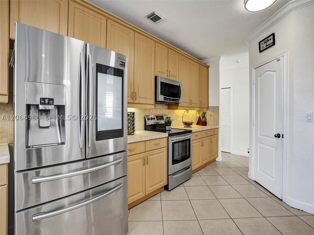 6662 SW 166th Ct, Miami, FL 33193