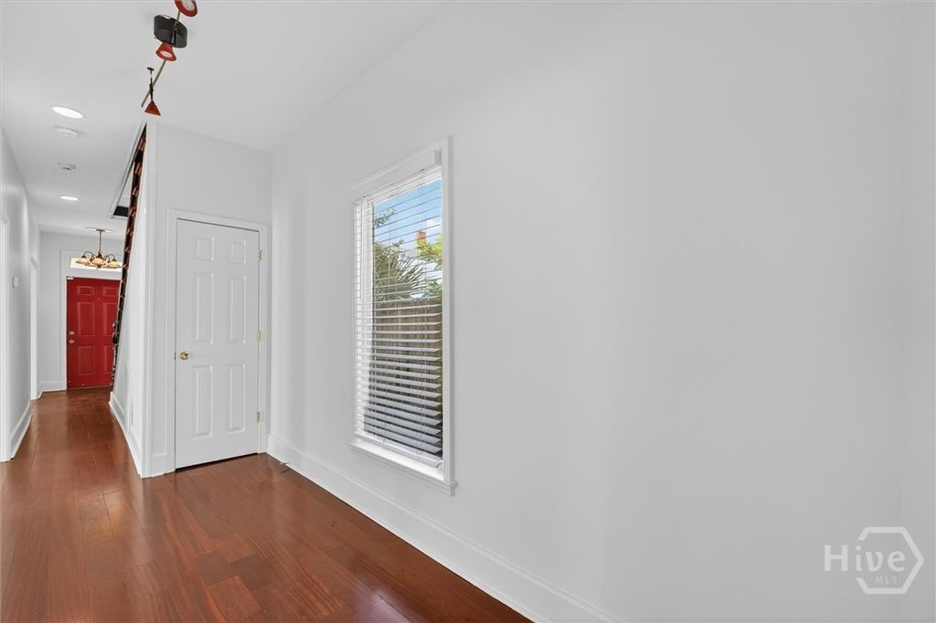Image 13 of property listing at 506 E 31st Street, Savannah, GA 31401