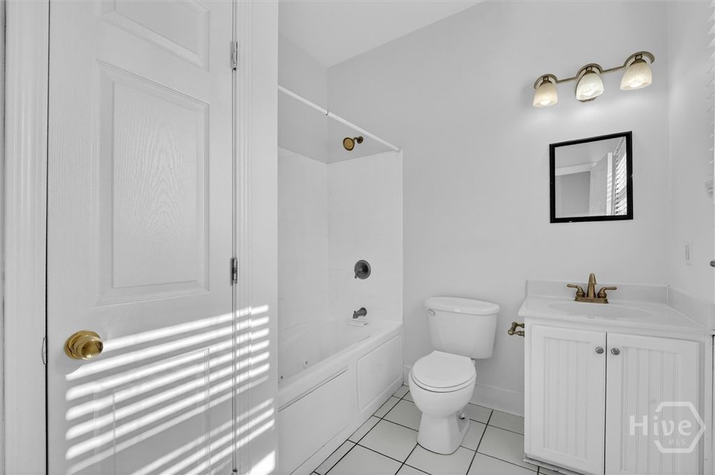 Image 17 of property listing at 506 E 31st Street, Savannah, GA 31401
