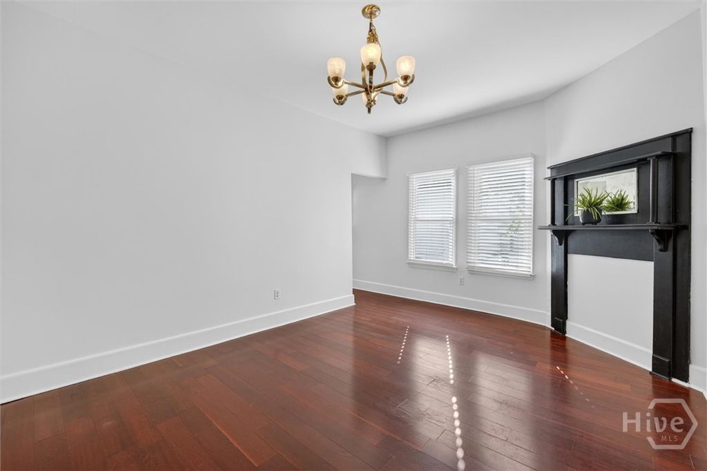 Image 7 of property listing at 506 E 31st Street, Savannah, GA 31401