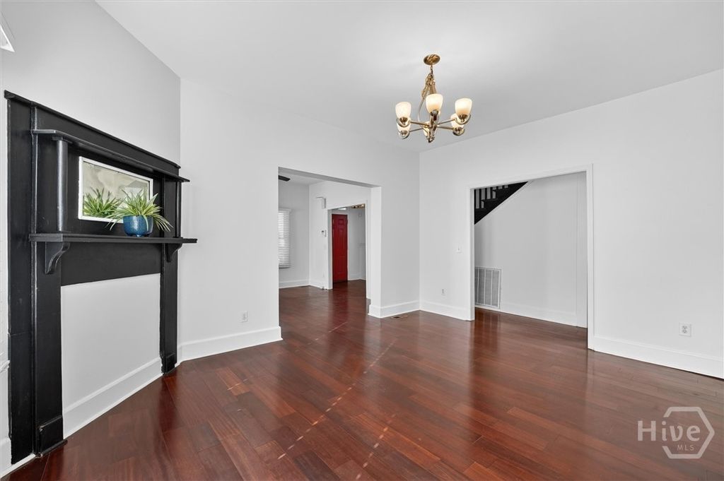 Image 8 of property listing at 506 E 31st Street, Savannah, GA 31401
