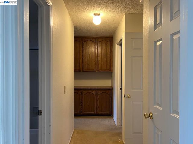 212 Puddingstone Rd, Alameda, CA 94502