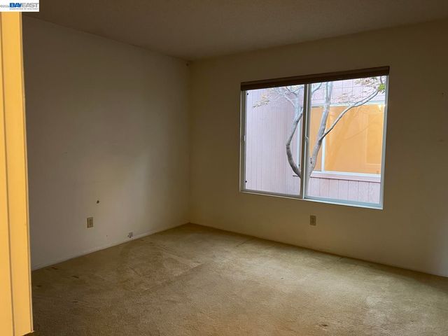 212 Puddingstone Rd, Alameda, CA 94502