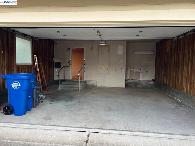 212 Puddingstone Rd, Alameda, CA 94502