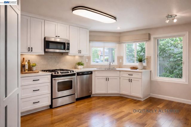 212 Puddingstone Rd, Alameda, CA 94502