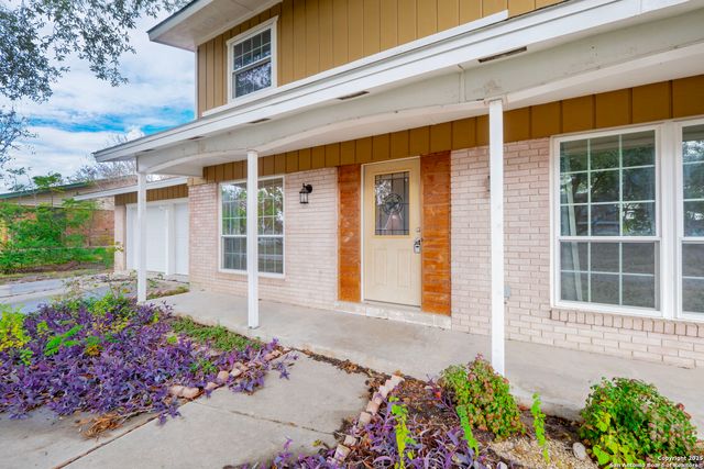 127 Dartmoor St, San Antonio, TX 78227