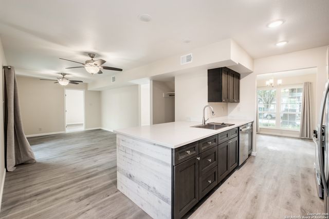 127 Dartmoor St, San Antonio, TX 78227