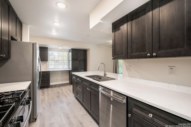 127 Dartmoor St, San Antonio, TX 78227