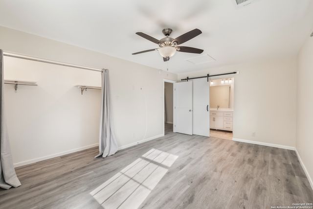 127 Dartmoor St, San Antonio, TX 78227