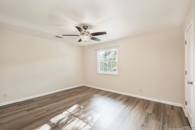 127 Dartmoor St, San Antonio, TX 78227