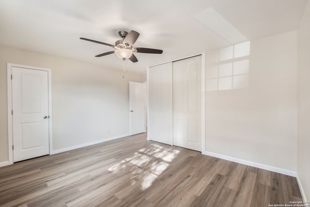 127 Dartmoor St, San Antonio, TX 78227