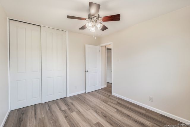 127 Dartmoor St, San Antonio, TX 78227