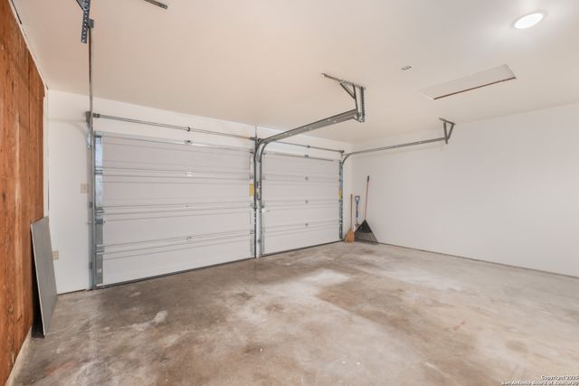 127 Dartmoor St, San Antonio, TX 78227