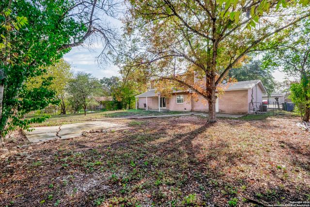 127 Dartmoor St, San Antonio, TX 78227