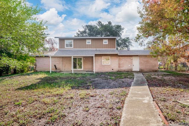 127 Dartmoor St, San Antonio, TX 78227