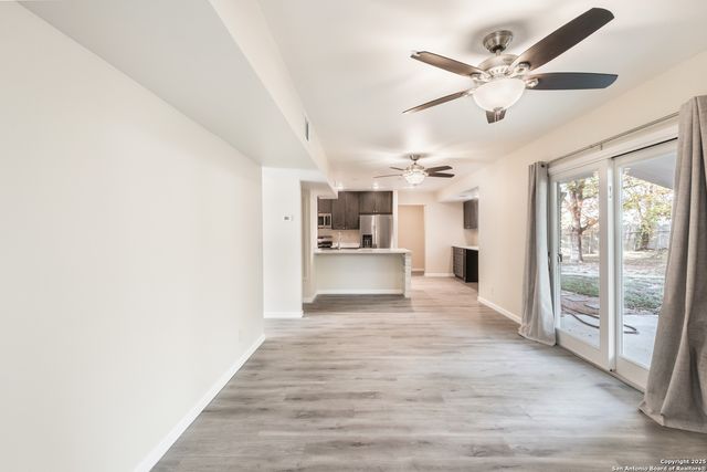 127 Dartmoor St, San Antonio, TX 78227