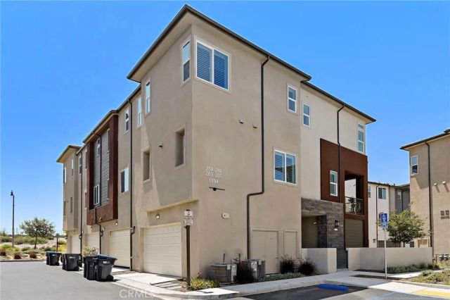 259 Lynx, Irvine, CA 92618