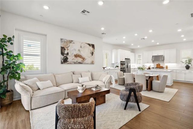 259 Lynx, Irvine, CA 92618