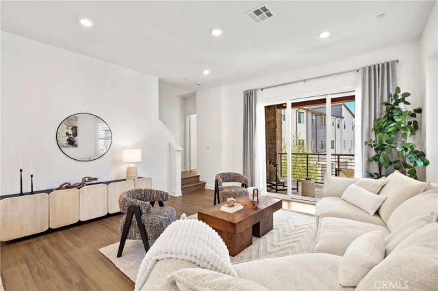 259 Lynx, Irvine, CA 92618