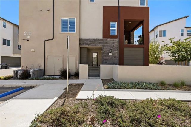 259 Lynx, Irvine, CA 92618