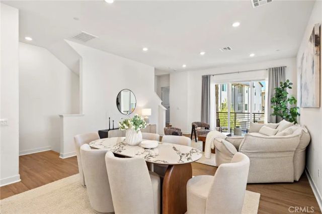 259 Lynx, Irvine, CA 92618