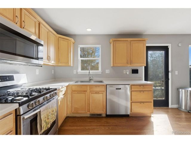 2022 Ance St, Strasburg, CO 80136