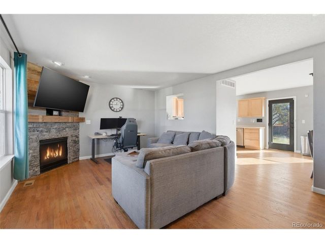 2022 Ance St, Strasburg, CO 80136