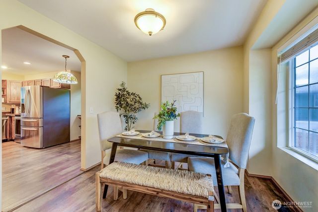 19910 SE 242nd Place, Maple Valley, WA 98038