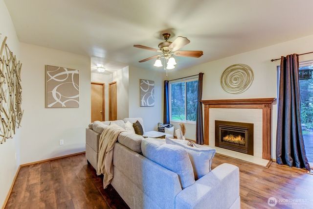 19910 SE 242nd Place, Maple Valley, WA 98038