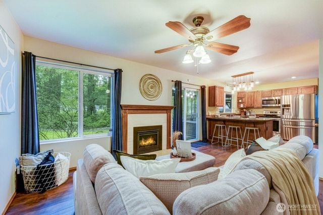 19910 SE 242nd Place, Maple Valley, WA 98038