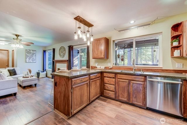 19910 SE 242nd Place, Maple Valley, WA 98038