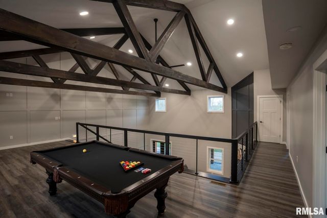 1865 Gravel Springs Circle, Jacksonville, IL 62650