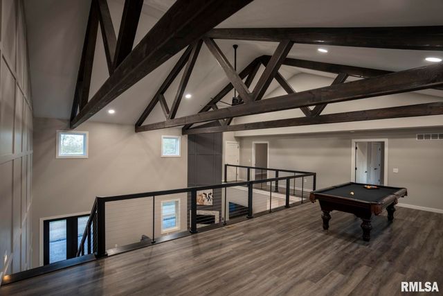 1865 Gravel Springs Circle, Jacksonville, IL 62650