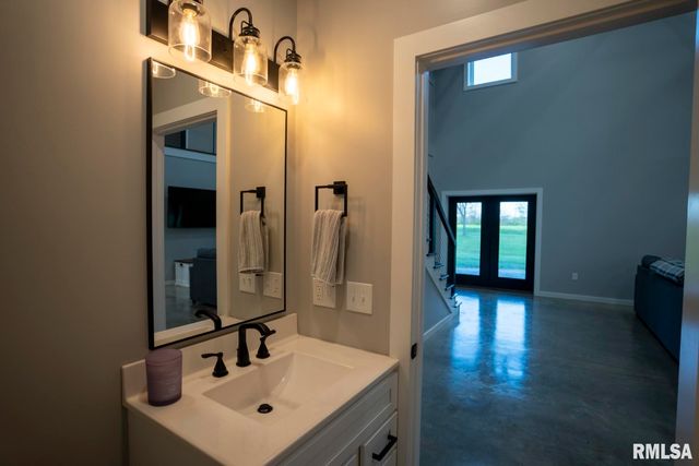 1865 Gravel Springs Circle, Jacksonville, IL 62650