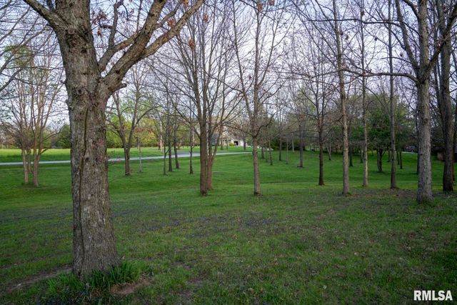 1865 Gravel Springs Circle, Jacksonville, IL 62650