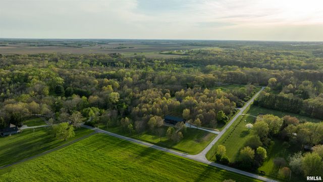 1865 Gravel Springs Circle, Jacksonville, IL 62650