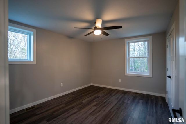 1865 Gravel Springs Circle, Jacksonville, IL 62650