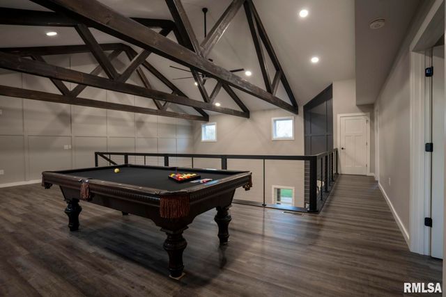 1865 Gravel Springs Circle, Jacksonville, IL 62650