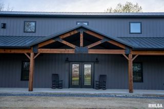 1865 Gravel Springs Circle, Jacksonville, IL 62650