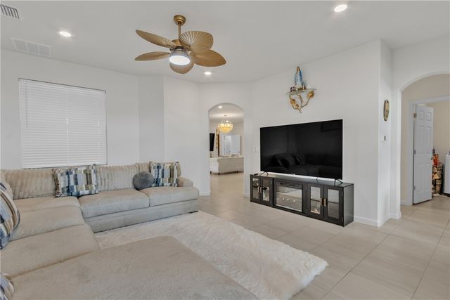 5280 2nd Manor, Vero Beach, FL 32968