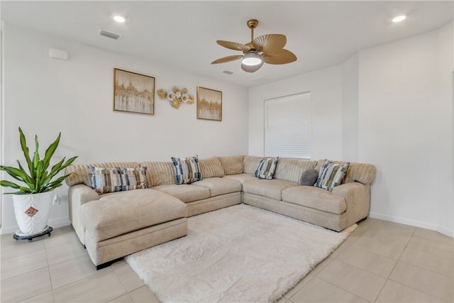 5280 2nd Manor, Vero Beach, FL 32968