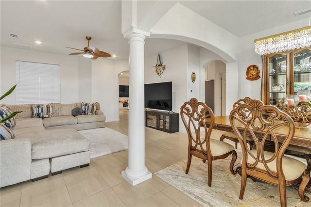 5280 2nd Manor, Vero Beach, FL 32968