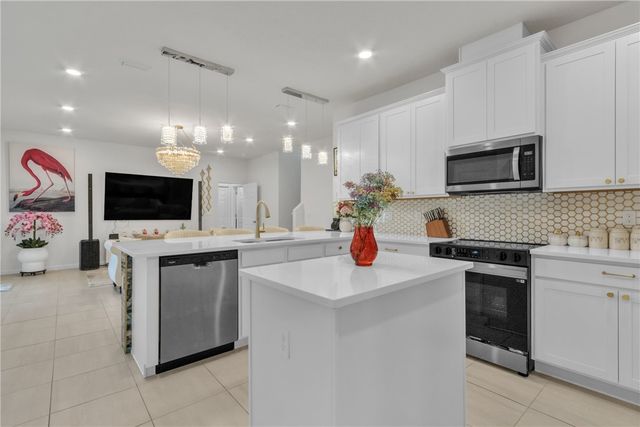5280 2nd Manor, Vero Beach, FL 32968