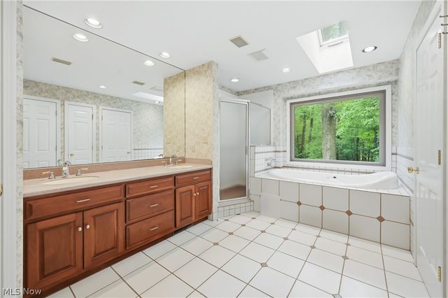 1881 Quaker Lane, Salem, OH 44460
