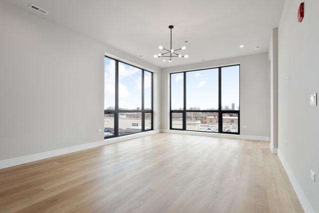 2505 W Farragut Avenue 402, Chicago, IL 60625