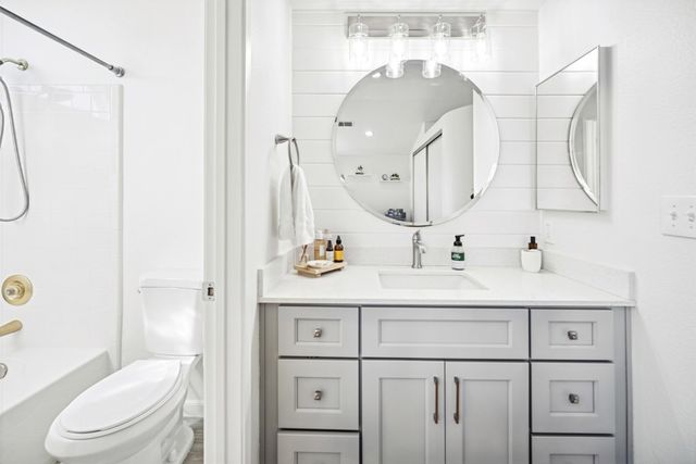 17 17 Burlwood Ct, Pittsburg, CA 94565