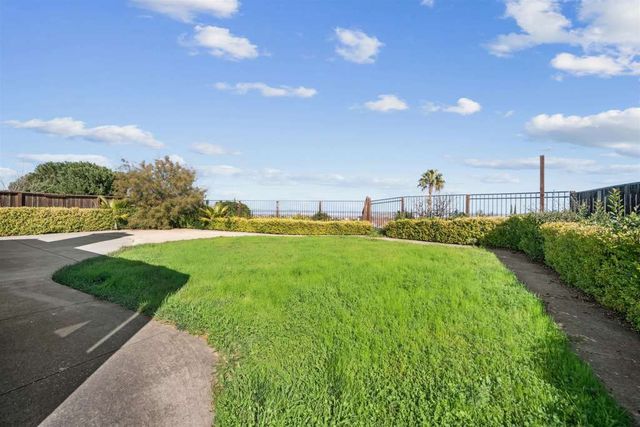 17 17 Burlwood Ct, Pittsburg, CA 94565